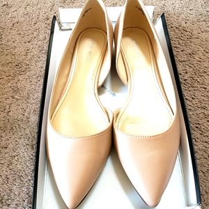 Nine West tan flats
